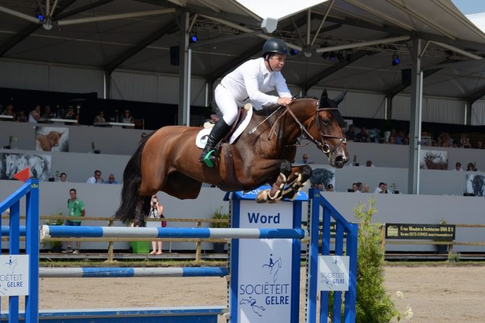 /images/Cian oConnor_Quidams Cherie.jpg