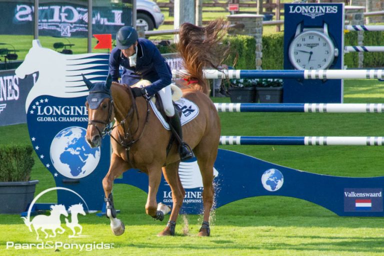 Topruiters aan start tijdens Longines Masters in Parijs