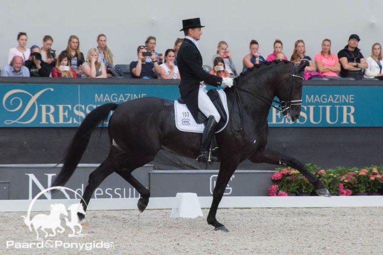 NK dressuur: Edward Gal rijdt met Zonik naar goud in lichte tour