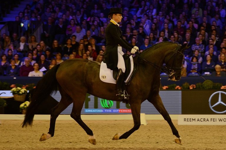 Amsterdam: Isabell Werth wint kür op muziek, Van Silfhout derde