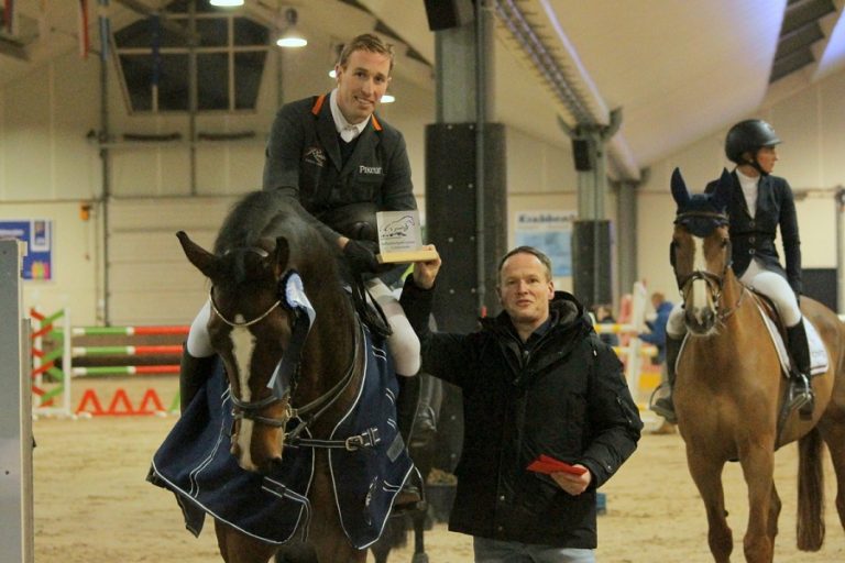 Hoekstra razendsnel in Grote Prijs; Jackpot voor ‘paardloze’ Olsmeijer