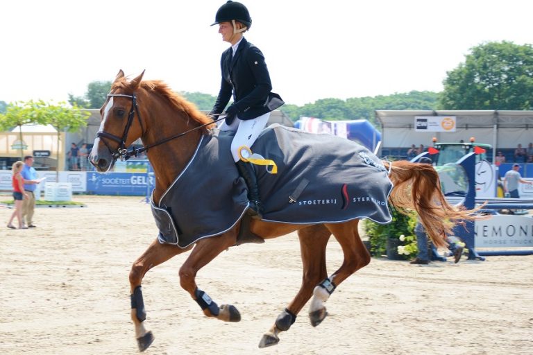 Lisa Bongers pakt zege in Stoeterij Sterrehof Outdoor Trofee