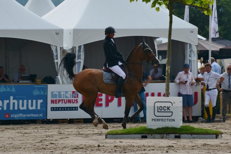 Marc Houtzager wint 1.45 rubriek op CSI Salland