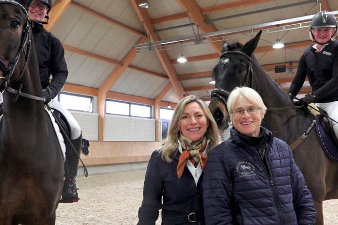 /nieuws/nieuws_img/Patricia Bade van Motman en Florence Wetzel tijdens een clinic in Ermelo.jpg /nieuws/nieuws_img/Patricia Bade van Motman en Florence Wetzel tijdens een clinic in Ermelo.jpg