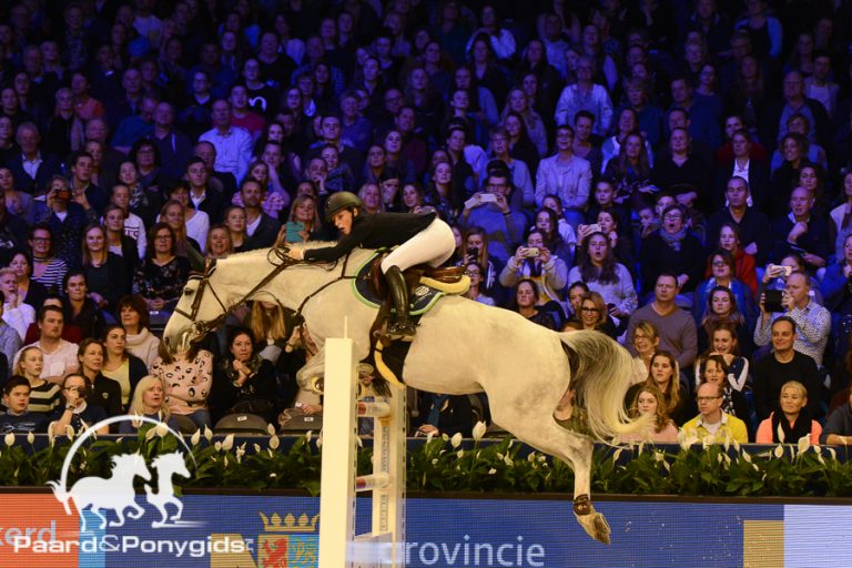 Gedurfd gereden en gewonnen; Sanne Thijssen wint in Amsterdam