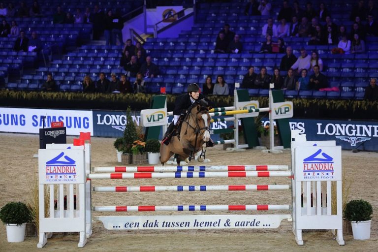 Thibeau Spits winnaar tweede finale FEI Pony Jumping Trophy