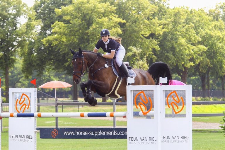 Team Piet Raijmakers-ruiter en Van Gog pieken in laatste optreden
