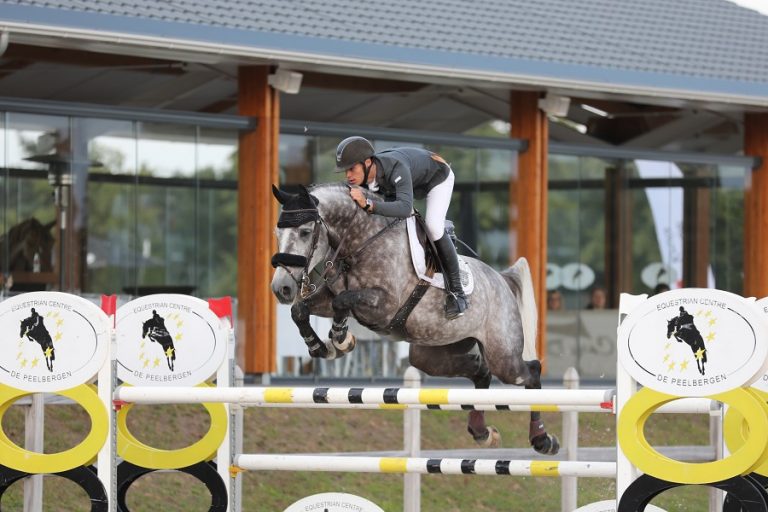 Niels Kersten neemt stokje over in 1.40m finale
