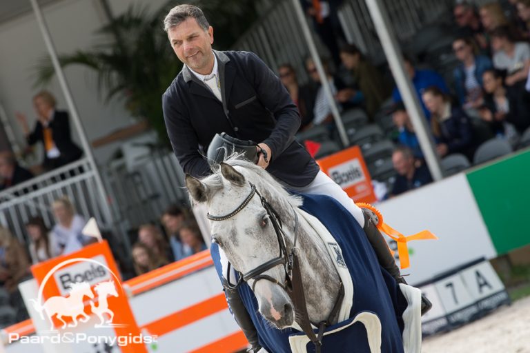 Niklaus Rutschi roetsjt naar winst in Rotterdam
