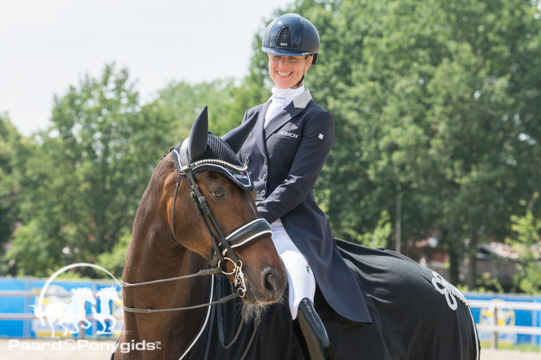 Adelinde Cornelissen dolblij na zege met Zephyr
