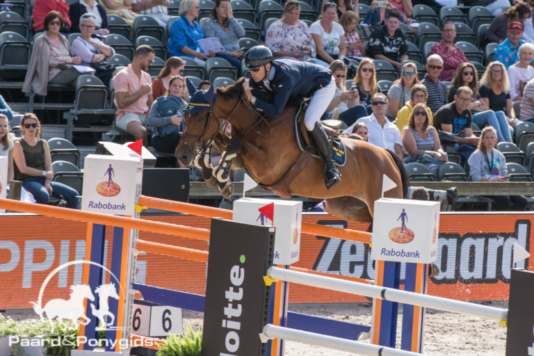 Peder Fredericson wint jachtspringen