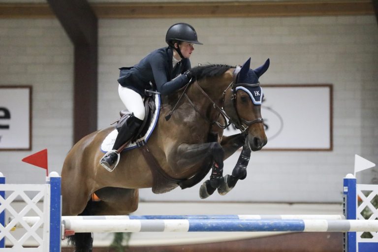 Sophie Hinners snelt naar winst in Kronenberg