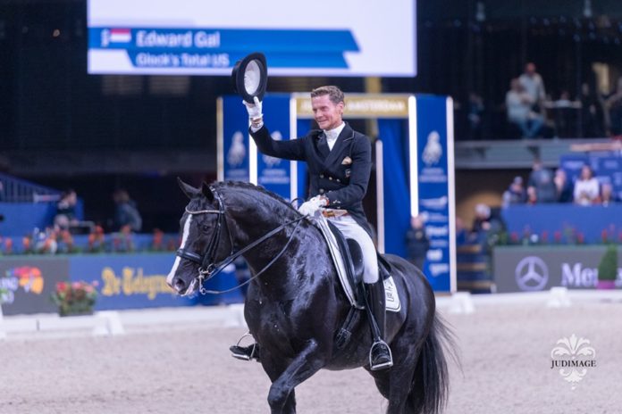 Edward Gal wint Prix St Georges Amsterdam met Total US