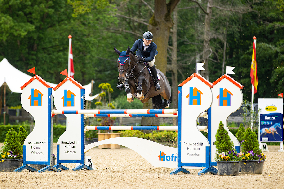 Doron Kuipers snelt naar de winst in de hoofdrubriek van het CSI1.