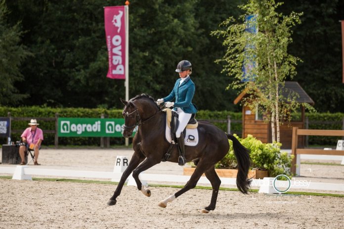 Saskia van Es met Montrachet © Jessica Pijlman