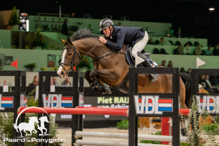 Piet Raijmakers Jr met Van Schijndel's Olaya